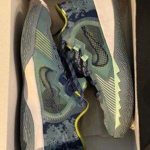 Kyrie Flytrap V (GS) - Ocean Blue/Deep Royal Blue - size 6y